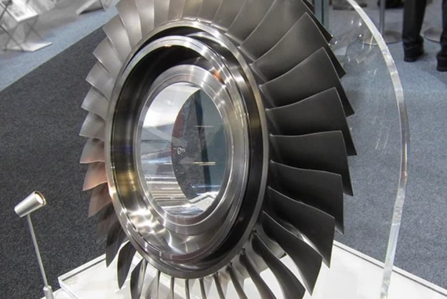 Automated CNC and robotic grinding for aerospace pins, shafts, and rotor disks enhances geometric accuracy and part interchangeability.