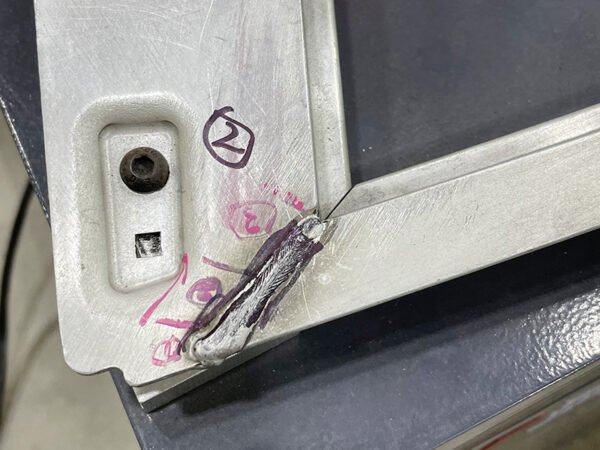 Car Door Frame Sanding And Buffing - 图片 2